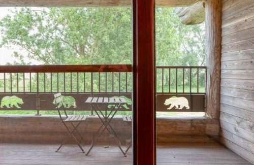 Velzeke-Ruddershove Chalet De Esquí | Cozy 4-Bedroom Chalet with Outdoor Spa in Zottegem
