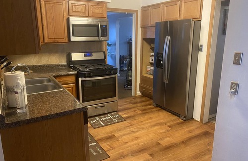 Detroit Casa | Cozy 4 Bedroom Colonial