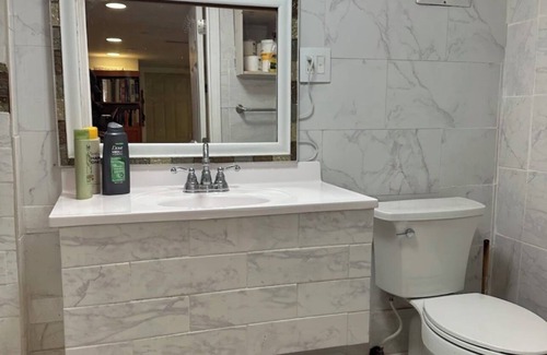 West Chicago Casa | Cozy 4-bedroom house , 3-full baths in marvelous West Chicago with WiFi, AC,