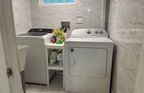 West Chicago Casa | Cozy 4-bedroom house , 3-full baths in marvelous West Chicago with WiFi, AC,