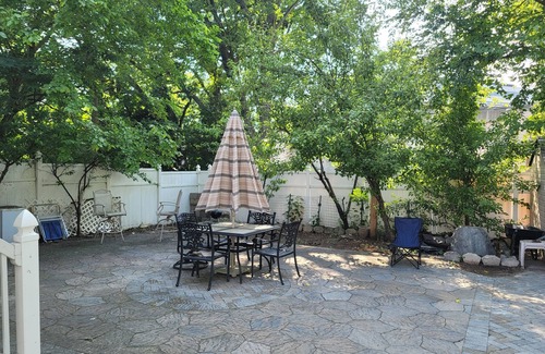 Teaneck Casa | Cozy 4-bedroom house in welcoming Teaneck with WiFi, AC