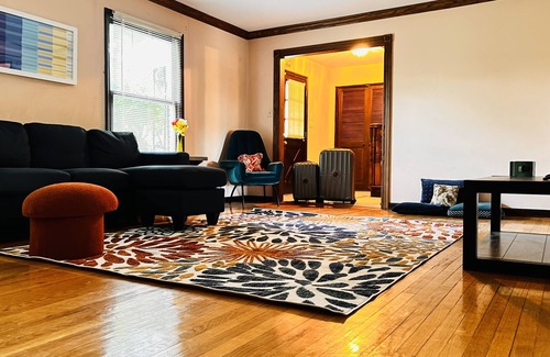 Flossmoor Casa | Cozy 4 Bedroom House surrounded by Country Clubs & Golf Courses.