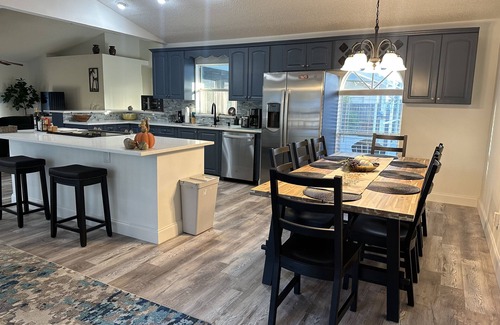 Poinciana Casa | COZY 4-BEDROOM HOUSE WITH PRIVATE POOL ONLY 30 MINUTES FROM DISNEY!