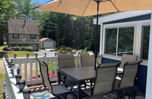 Moultonborough Chalet De Esquí | Cozy 4 BR chalet, short walk to park, tennis, and beach! Pets ok! 425 a night.