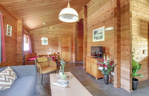 Gramsbergen Casa | Cozy 4-person bungalow with veranda and central location at park ’t Hooge Holt, near the pool, playground and charming Gramsbergen.