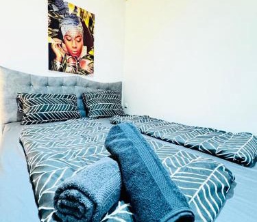 Grinzing Apartamento | Cozy 4BR Apt for up to 12P 10-Min to FAC Platz