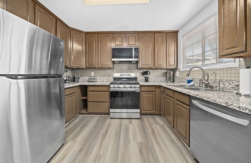 City of Industry Casa | Cozy 4BR Retreat with Private Backyard