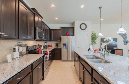 Four Corners Casa | A completar
