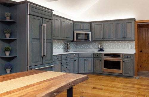 Chestnut Springs Casa | Cozy 5-bedroom home for large gatherings.