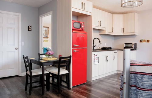 Airdrie Casa | Cozy 5-bedroom house, Near banff, 15 min to YYC airport
