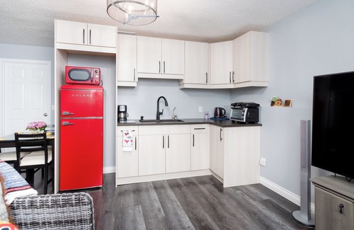 Airdrie Casa | Cozy 5-bedroom house, Near banff, 15 min to YYC airport
