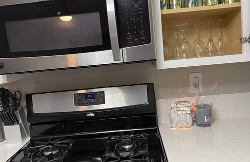 North Las Vegas Casa | Cozy 5 bedroom sleeps 14+