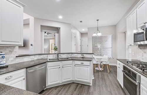 Lewisville Casa | Cozy 5BR Estate Lewisville - Office, Game Room
