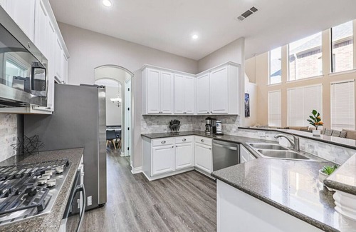 Lewisville Casa | Cozy 5BR Estate Lewisville - Office, Game Room