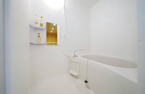 Sonezakishinchi Apartamento | Cozy 6 - guest Japanese - themed stay. Great facilities. Private & comfy.