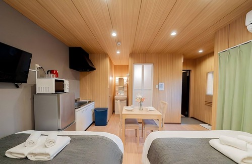 Sonezakishinchi Apartamento | Cozy 6 - guest Japanese - themed stay. Great facilities. Private & comfy.