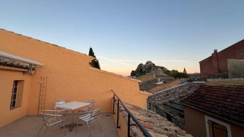 Pierrelatte Apartamento | Cozy 60M T4 duplex avec terrasse roof-top