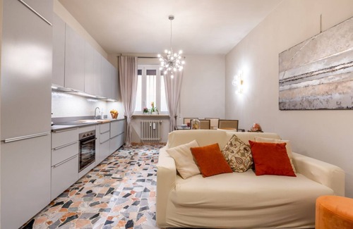 Parma City Centre Apartamento | BOOK NOW! Apt x4 a 1 min walk from Duomo of Parma