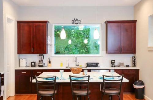Riverside Terrace Casa | Cozy 6BR Home near MedCtr, NRG Stadium, with Fast Wi-Fi