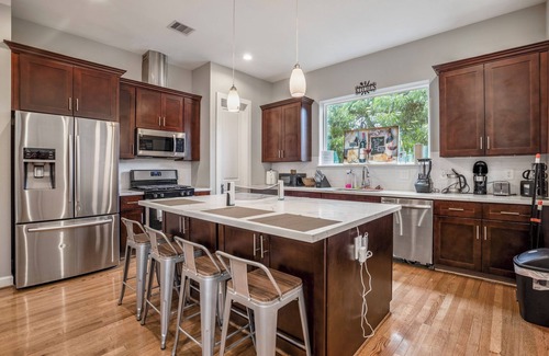 Riverside Terrace Casa | Cozy 6BR Home X MedCtr X NRG Stadium X Fast Wi-Fi