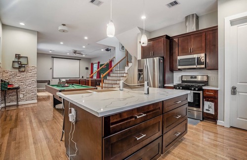 Riverside Terrace Casa | Cozy 6BR Home X MedCtr X NRG Stadium X Fast Wi-Fi