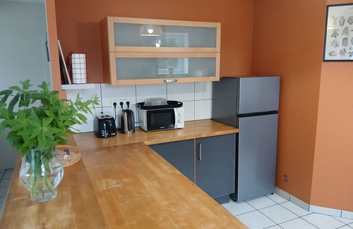 Jonzieux Cabaña | Cozy 8-person gîte, Parc Naturel du Pilat, ideal for families and groups.