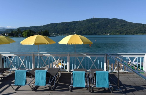 Poertschach am Woerthersee Apartamento | cozy apartment 300 m to the Wörthersee with balcony and view