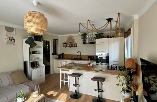 Entraigues-sur-la-Sorgue Apartamento | Cozy Apartment in the Heart of a Provençal Village – 2 Bedrooms + Balcony