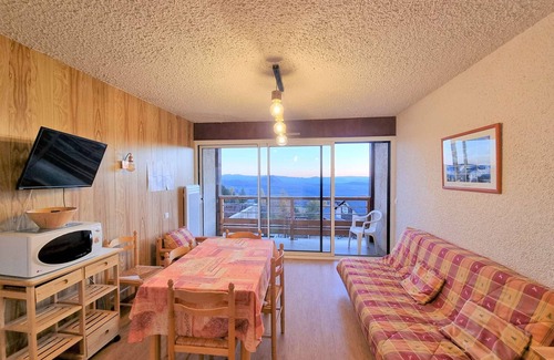 Saint-Michel-de-Chaillol Apartamento | Acogedor apartamento para 7 personas con balcón, WiFi, parking y mascotas en Saint-Michel-de-Chaillol
