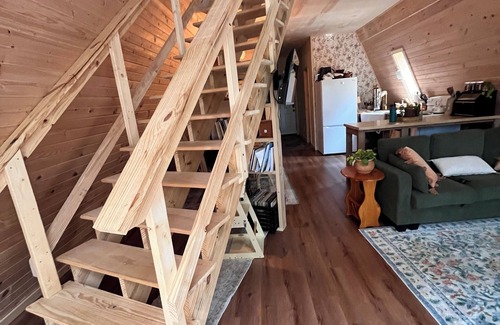 Omaha Cabina | COZY A Frame Cabin In The Woods Near Branson MO