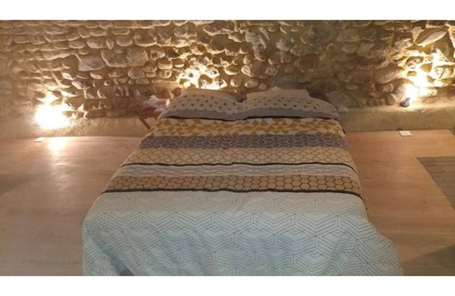 La Begude-de-Mazenc Apartamento | Cozy accommodation with beautiful stone vault, 30m2