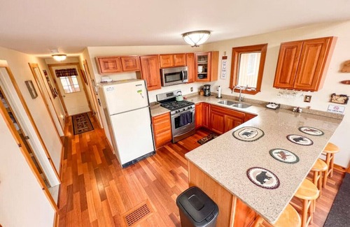 Inlet Cabina | Cozy Adirondack Mountain Cabin- Inlet, NY - Sleeps 9!