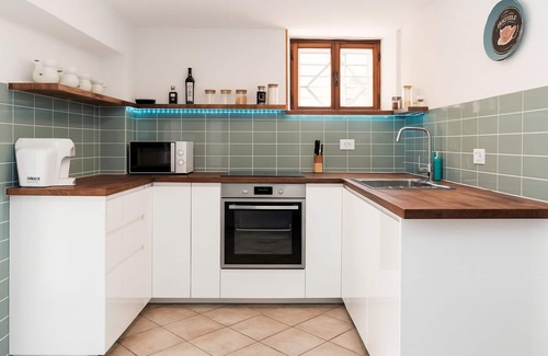 La Pietraia Apartamento | Cozy Alghero Getaway - walk to the beach & relax on the patio