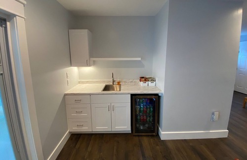 Camp Hill Cabaña | Cozy Alley Guest House