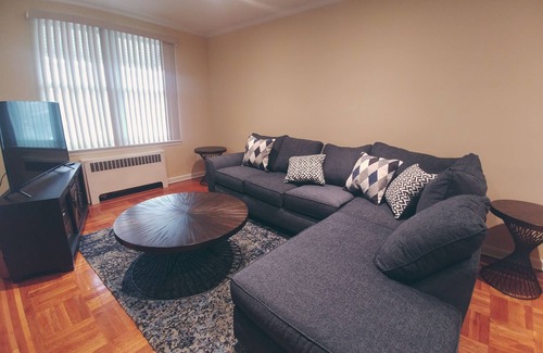 Williamsbridge Casa | Cosy Ambience está cerca de Pelham Park, Bay Plaza Mall, Dave and Buster,