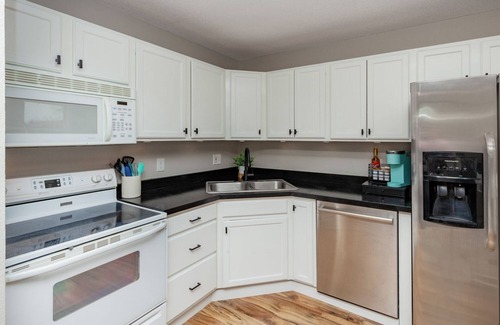 Ames Casa | Cozy Ames retreat located near Iowa State University
