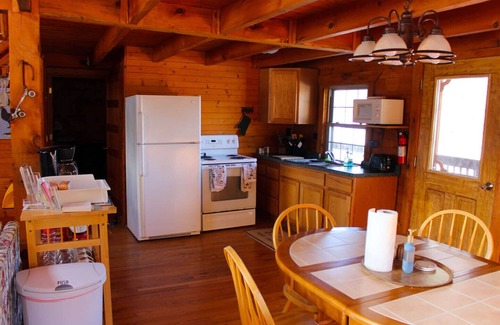 La Farge Cabina | Cozy Amish built cabin in the heart of the Kickapoo Valley Reserve State Park.