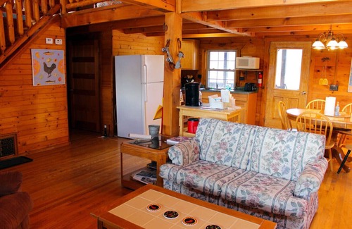La Farge Cabina | Cozy Amish built cabin in the heart of the Kickapoo Valley Reserve State Park.
