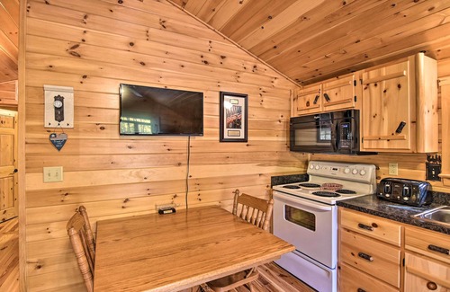 St George Cabina | Cozy ‘Anchors Away’ Cabin Hideaway w/ Fire Pit!