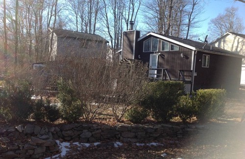 Tobyhanna Casa | Cozy and Charming Chalet! Close to Hiking Trails and Ski Areas!