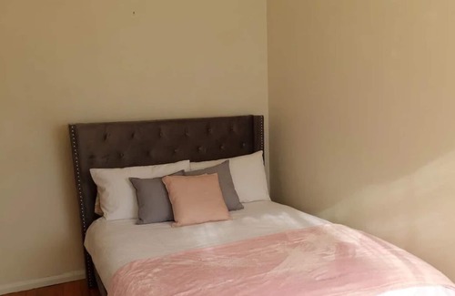 Keysborough Casa | Cozy and cheerful 4 bedroom house close to shopping and park