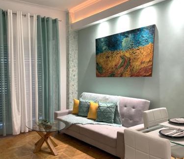 Kinosargous Apartamento | Cozy and Chic apartment in the Center, 5 min Subway