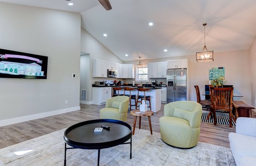 Weaverville Casa | Cozy and Clean, Pet and Family-Friendly Gem; Minutes to Asheville