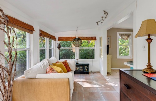 Riverside Park Cabaña | NEW LISTING! Cozy and Comforting Dog Friendly Coach House Close to Beach by RedAwning