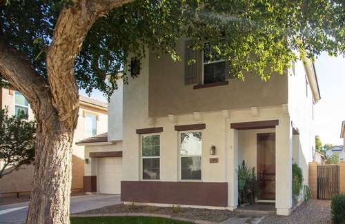 Gilbert Casa | Cozy and Cute 2 story home in Gilbert 3 bedrooms 2.5 baths 2 car garage