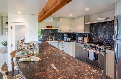 Summerland Apartamento | Cozy and Elegant Beach Bungalow