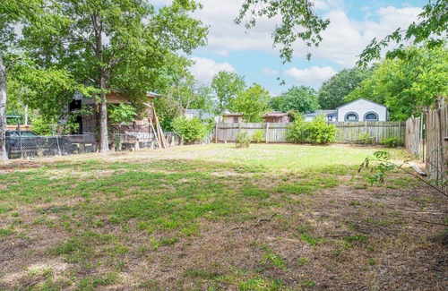 Eastside Promise Neighborhood Cabaña | Cozy and Gorgeous 2br/1ba Near Amazing Downtown
