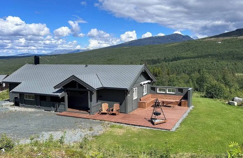 Tydal Cabina | Cozy and modern cabin with fantastic views of Stugusjøen and Sylan