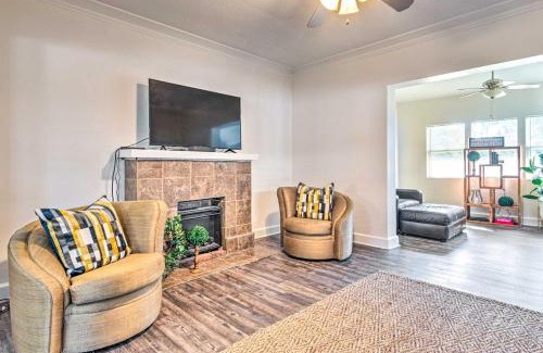 Meridian-Kessler Casa | Cozy and Modern Indy House about 5 Mi to Downtown!
