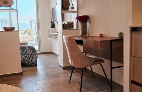 Zona 16 Apartamento | Cozy and Modern Loft With Amazing City views - 7 Minutes from Guatemala Airport